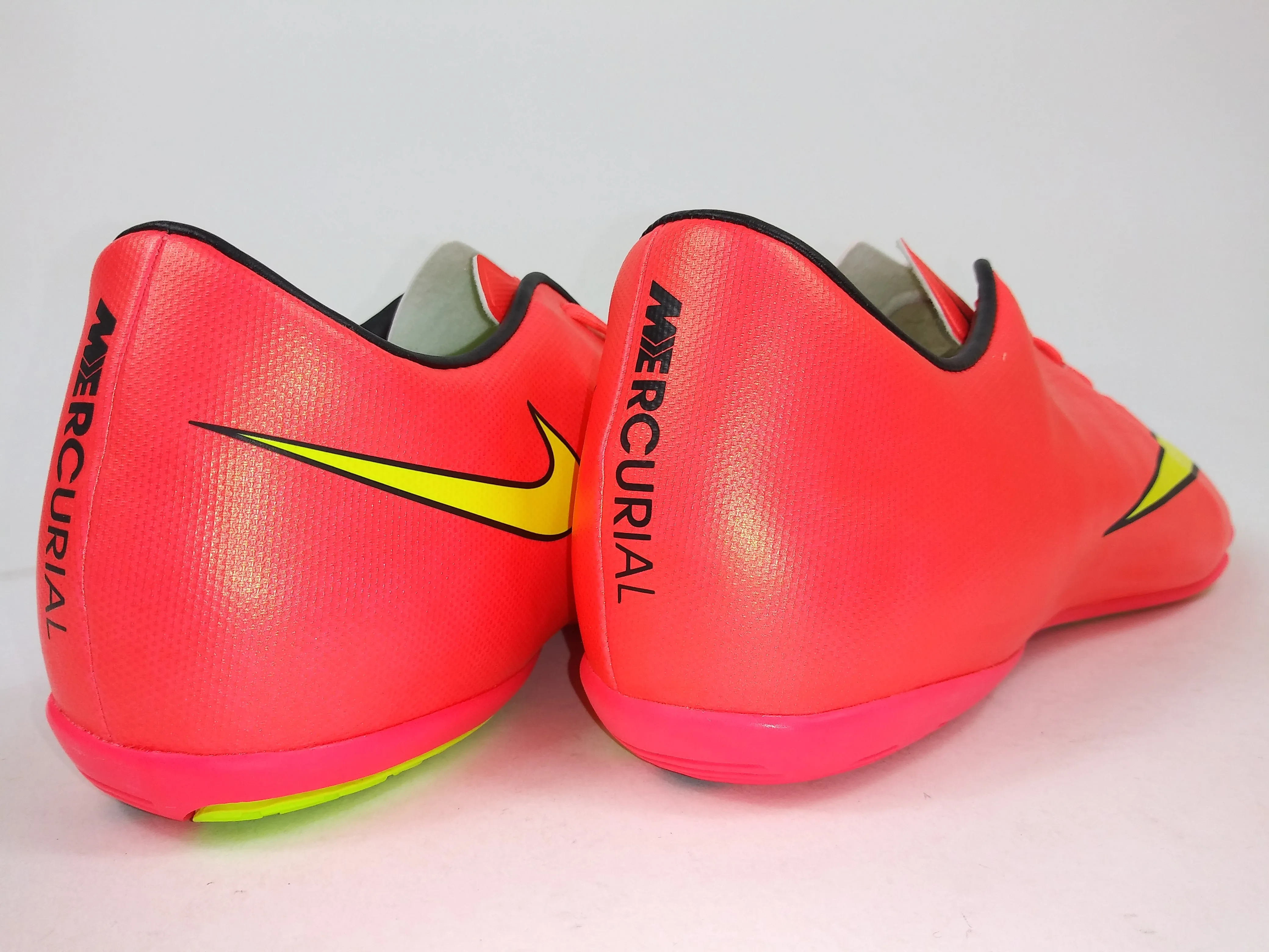 Nike Mercurial Victory V IC Hyper Punch