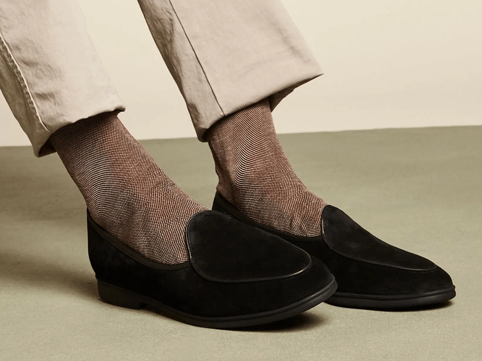 Stride Loafers in Black Glove Suede Dark Sole